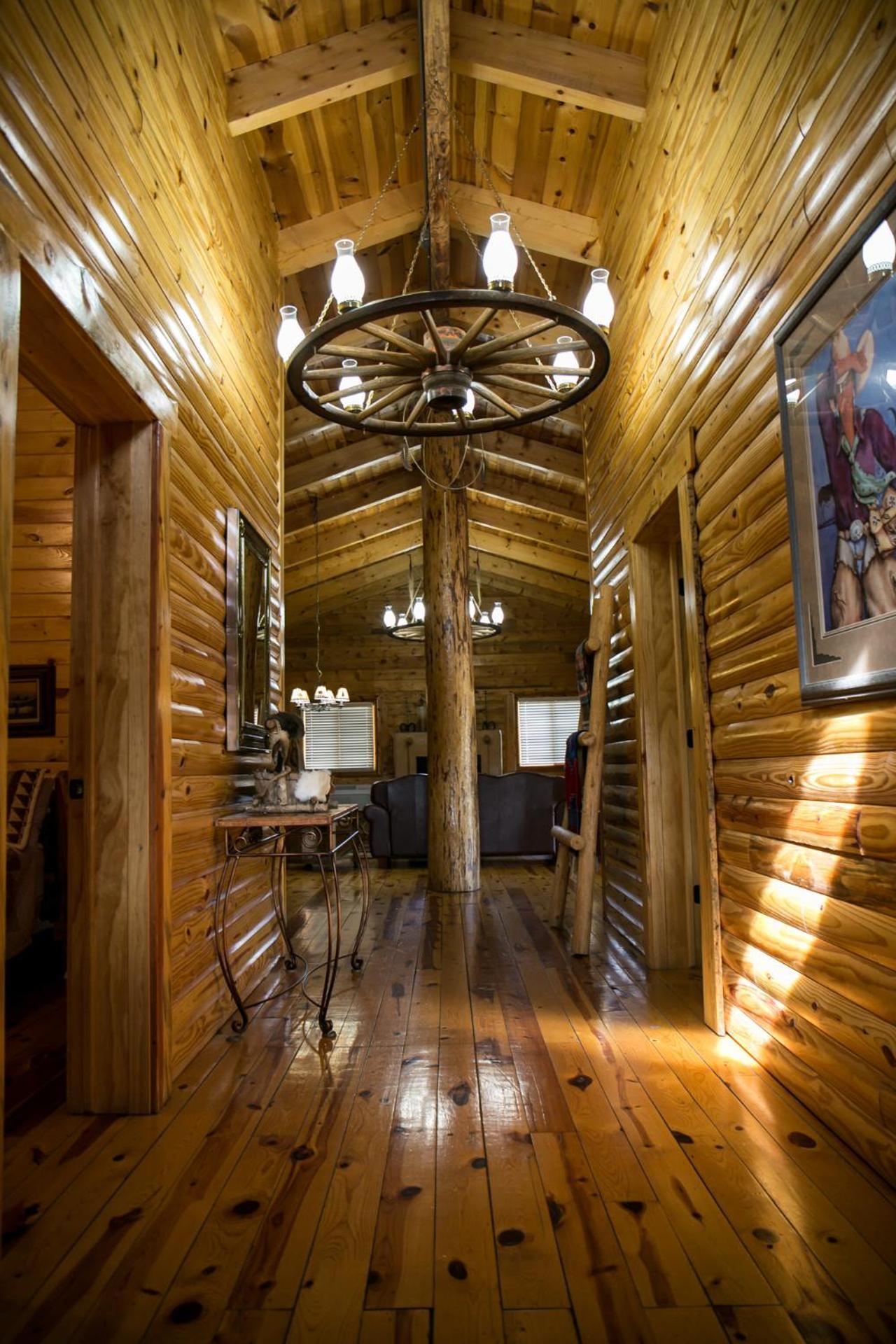 Holy Smoke Resort Keystone Rum bild